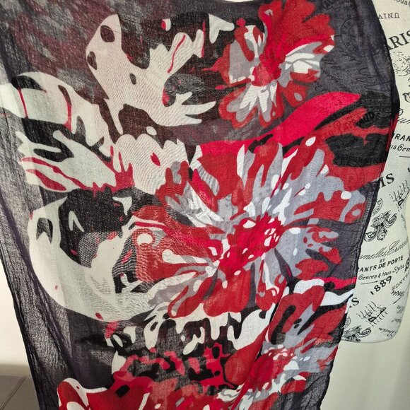 3/$25 Abstract Wrap / Scarf - Picture 2 of 11